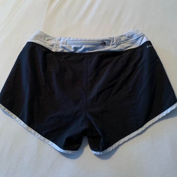 Nike running shorts - Picture 2 of 2